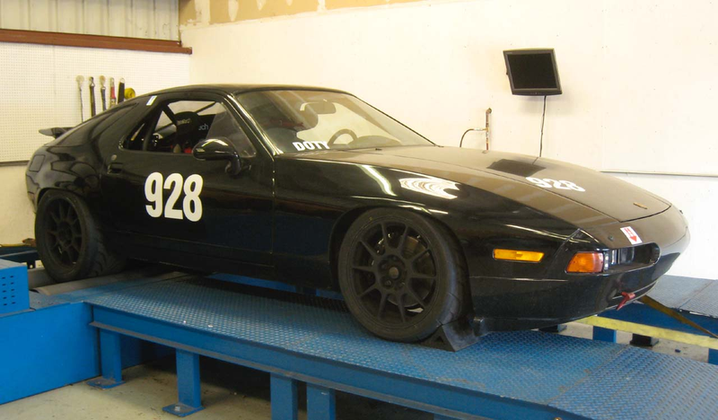 Illustration for article titled Which Would You Take: Lightweight Porsche 928 or LS1-Powered Mazda Miata?